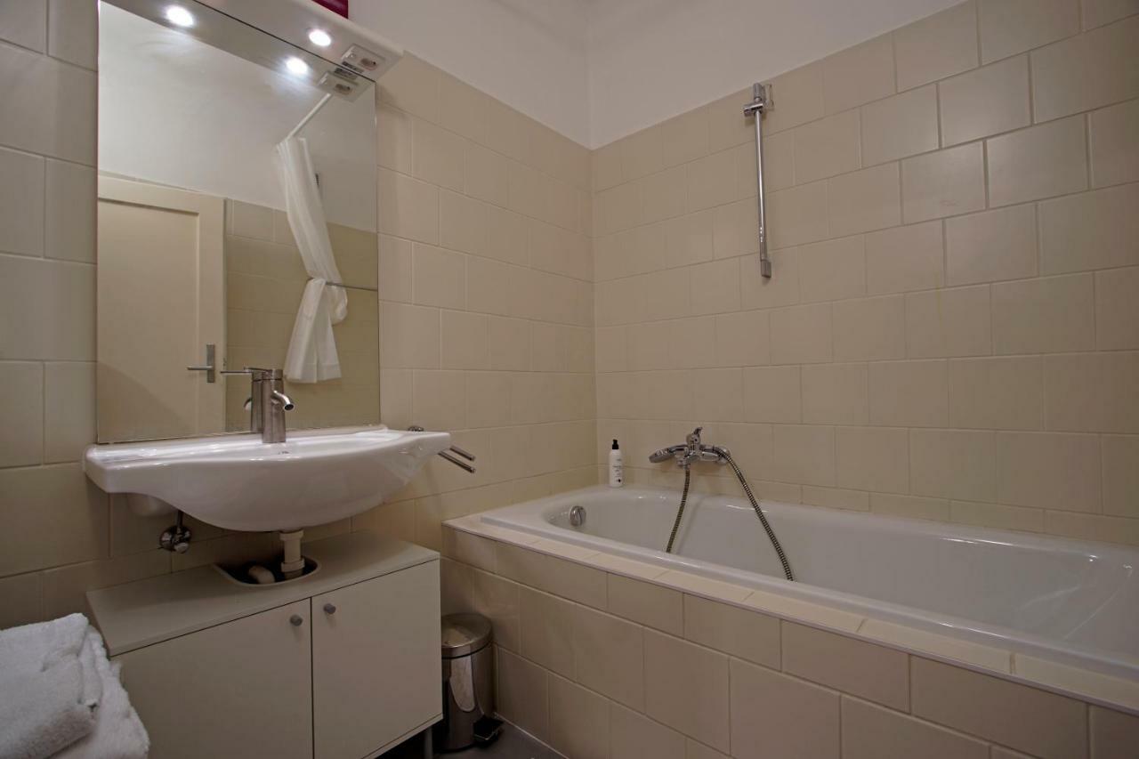 Apartment Close To Stephansdom Wina Bagian luar foto