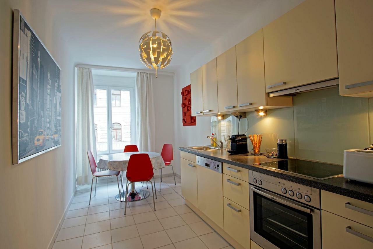Apartment Close To Stephansdom Wina Bagian luar foto